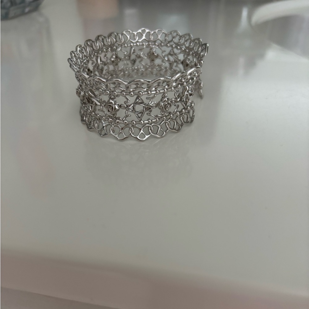 Elegant Silver Lace Bracelet